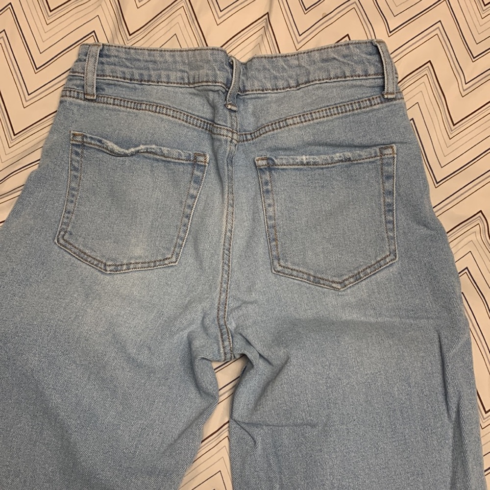 Mom Jeans - Picture 2 of 4